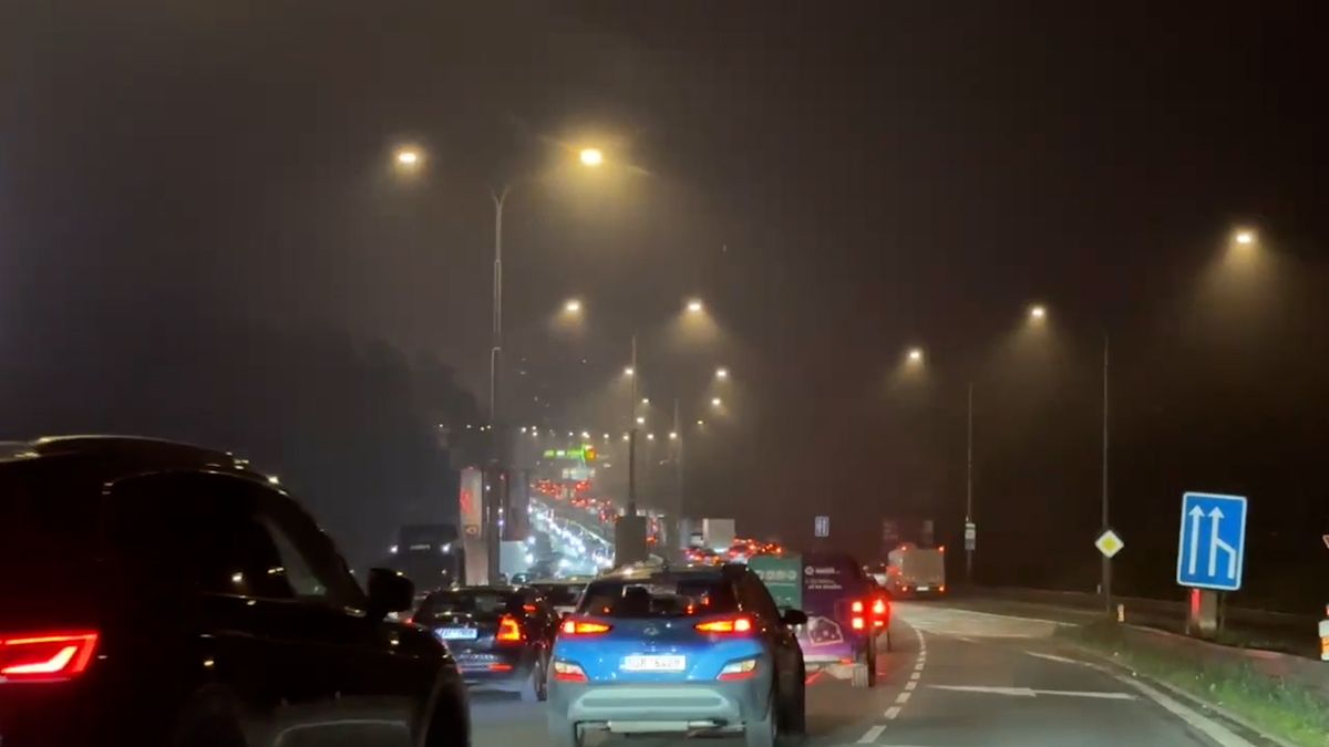 Doprava v Praze kolabuje, primátor Svoboda doporučil trpělivě čekat